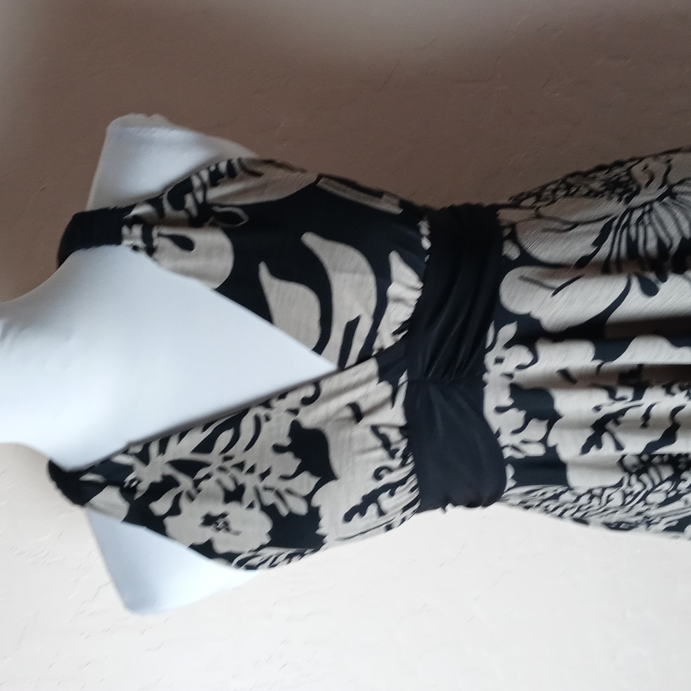 Kisses & Hugs Black and Cream Racer Back Floral Midi Dress - Picture 2 of 6